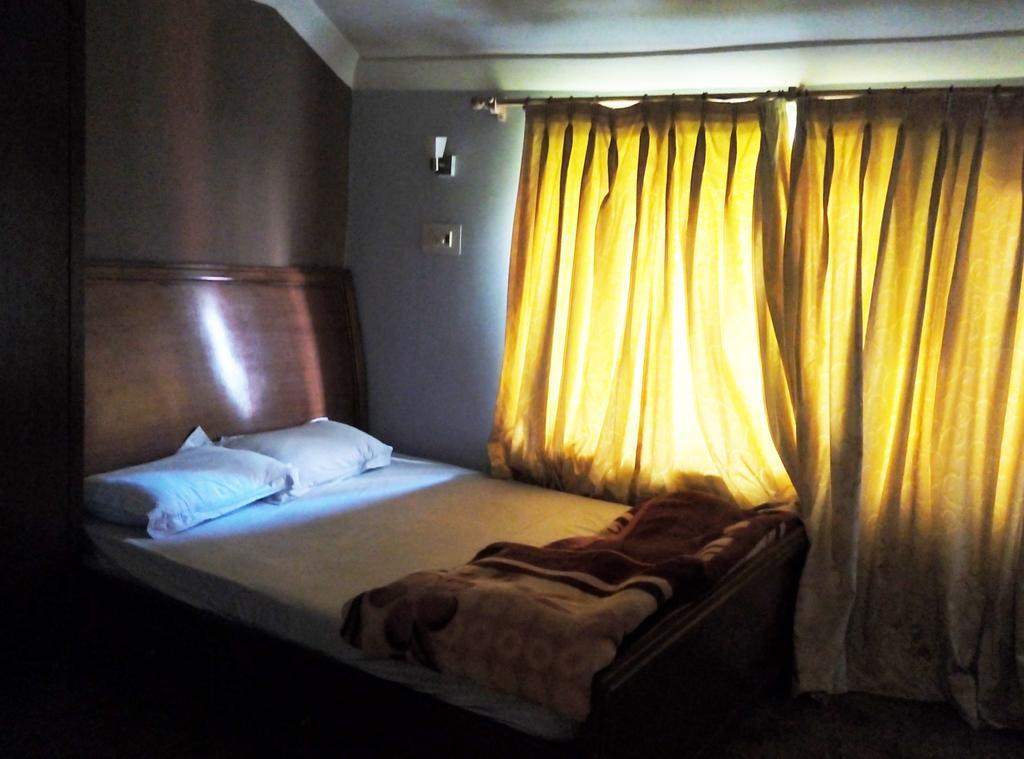 Jeelani Guest House Srīnagar Exterior foto
